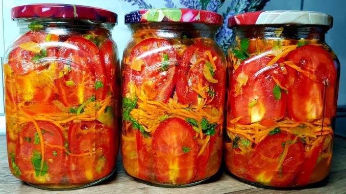 Дякую подрузі за рецепт, тепер готую щороку! З’їдаємо банку таких помідорів за раз