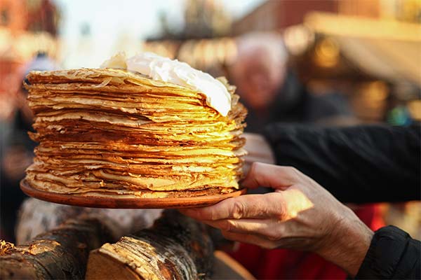 До чого сниться роздавати млинці - 6 тлумачень з різних сонників
