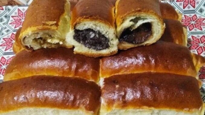 Дуже пухкі булочки з маком, сиром та шоколадом. Не відірватися!