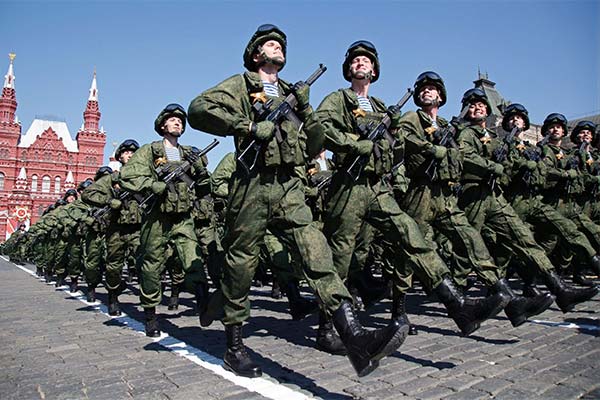 До чого сниться армія чоловікові чи дівчині — 50 тлумачень із різних сонників.