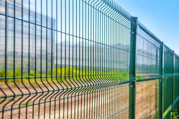 До чого сниться новий чи старий залізний паркан — 20 тлумачень із різних сонників.