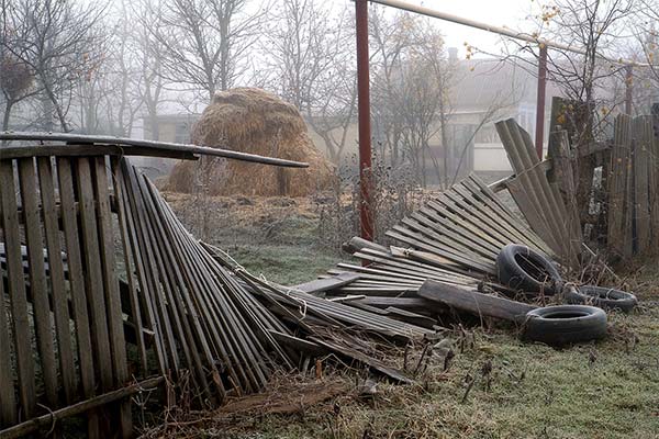 До чого сниться паркан, що впав — 16 тлумачень з різних сонників