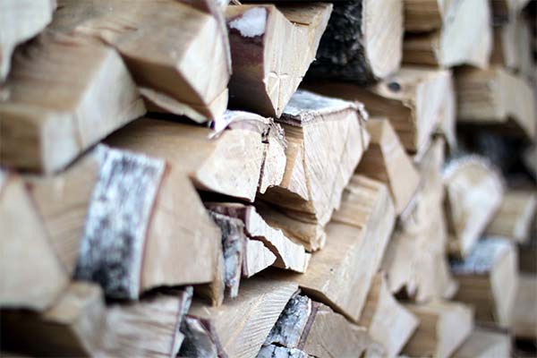 До чого сняться сухі дрова — 40 тлумачень із різних сонників.