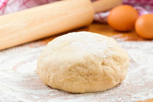 Як зробити тісто для пиріжків: 3 рецепта