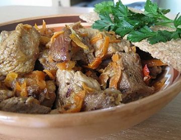Яловичина на пару в мультиварці