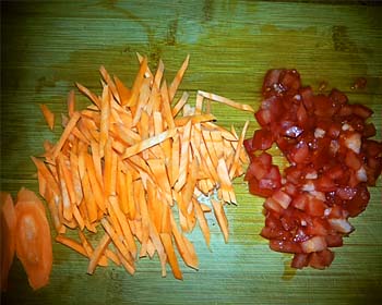 Картопля з куркою, грибами і овочами в горщиках, запечена в духовці. Покроковий рецепт з фото