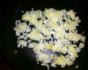 Картопля з куркою, грибами і овочами в горщиках, запечена в духовці. Покроковий рецепт з фото
