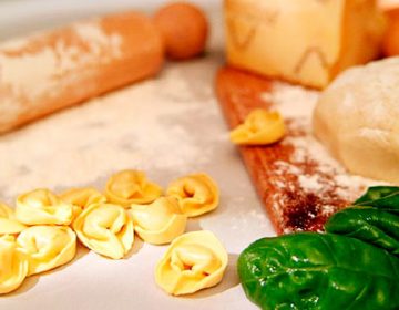 Тісто для пельменів на воді: 6 рецептів та особливості приготування