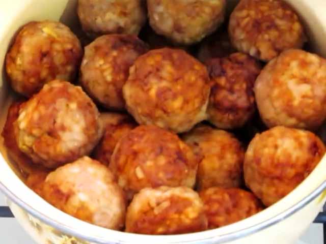 Тефтелі з підливою – 8 кращих кулінарних рецептів