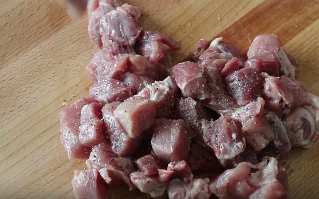 М’ясо з овочами, запечене в духовці — 8 рецептів