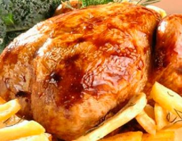 Як запекти курку в духовці з картоплею: 3 рецепти, корисні поради