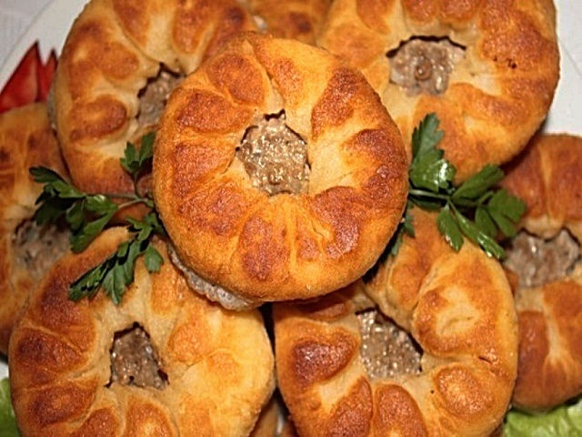 Як приготувати біляші з мясом в духовці. 6 смачних домашніх рецептів