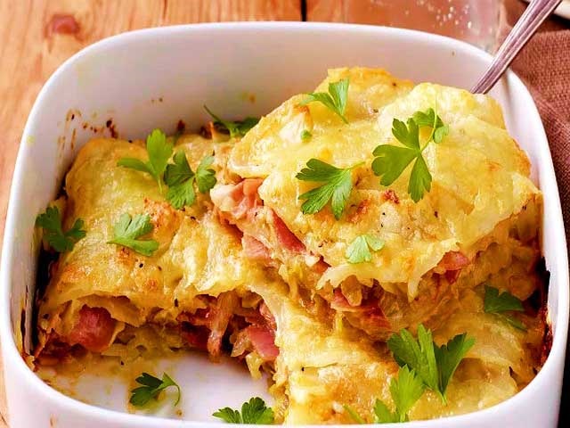 Картопля по-французьки з куркою — рецепт в духовці