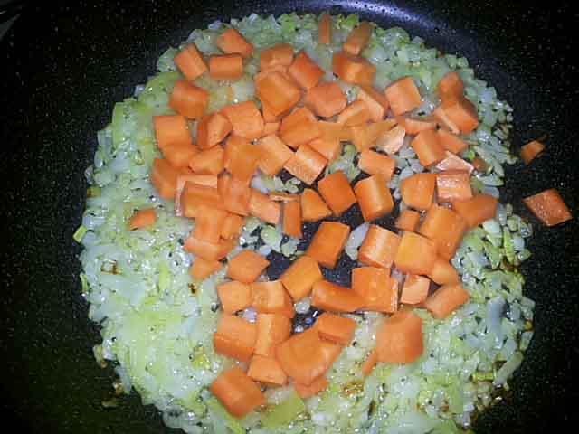 Печеня з м’ясом і картоплею в духовці рецепт з фото