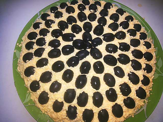 Салат “Соняшник” з чіпсами. Класичний покроковий рецепт з фото