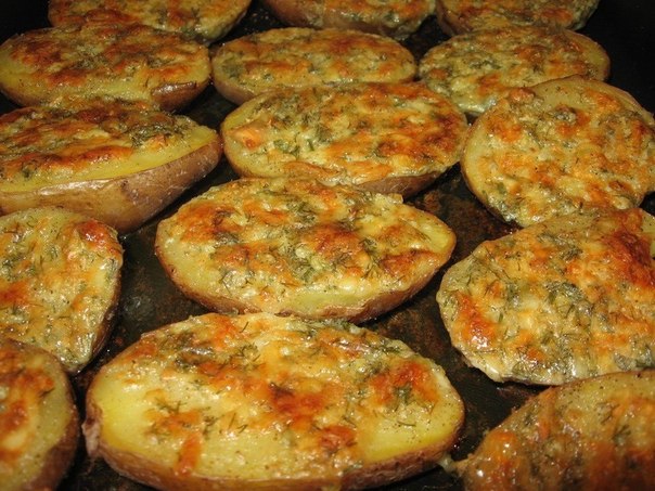 Картопля, запечена в духовці
