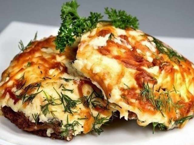 М’ясо по-французьки з картоплею в духовці рецепт з фото
