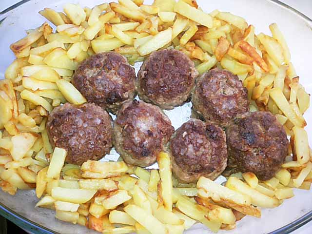 Тефтелі з підливою – 8 кращих кулінарних рецептів