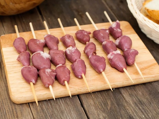 Шашлик з курки в духовці — 9 рецептів приготування на шпажках