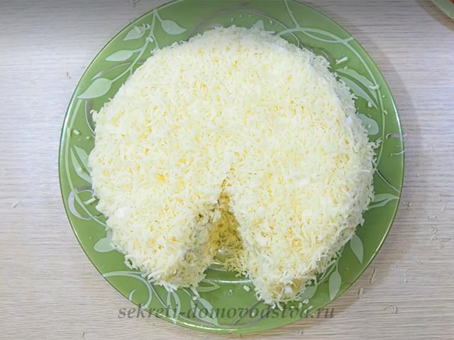 Салат “Мишки в сирі” — рецепт з ананасами і куркою