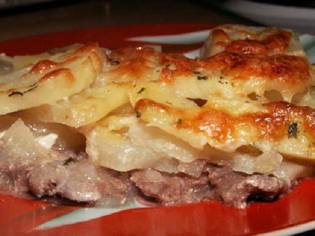 М’ясо по-французьки з картоплею в духовці рецепт з фото