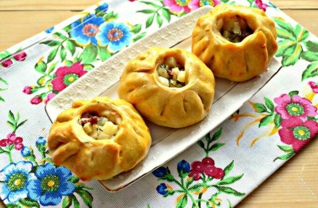 Як приготувати біляші з мясом в духовці. 6 смачних домашніх рецептів
