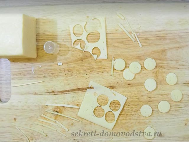 Салат “Мишки в сирі” — рецепт з ананасами і куркою