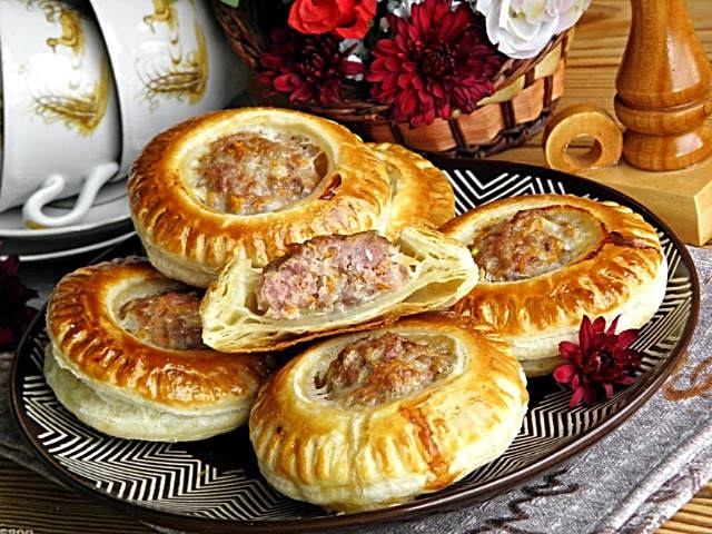 Як приготувати біляші з мясом в духовці. 6 смачних домашніх рецептів