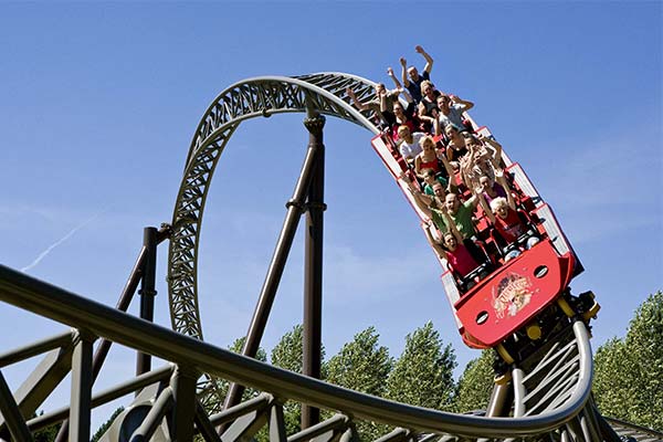 До чого сниться кататися на американських гірках — 30 тлумачень із різних сонників.