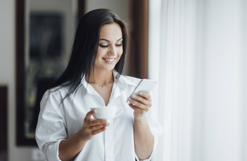 Патчі, маска та лід із зеленого чаю для догляду за шкірою: експерт розповіла, як використовувати напій у косметичних цілях удома