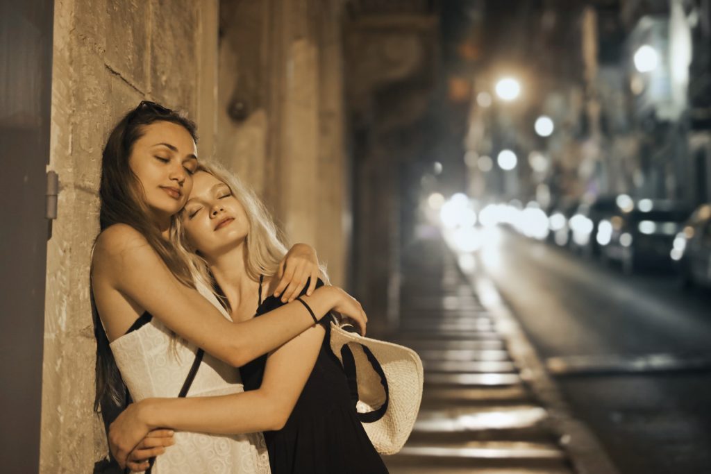 Дівчата лесбіянки ❤: хто вони і як займаються сексом?