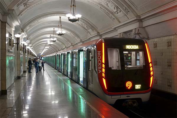 До чого сниться метро жінці чи чоловікові — 46 тлумачень із різних сонників.