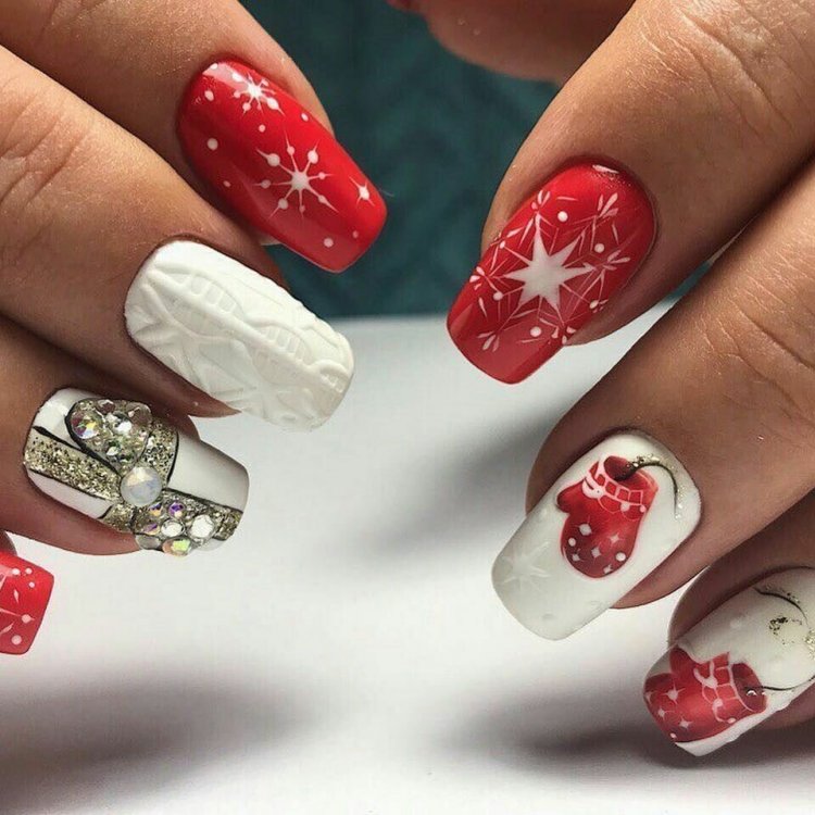 Novogodnii Manicure