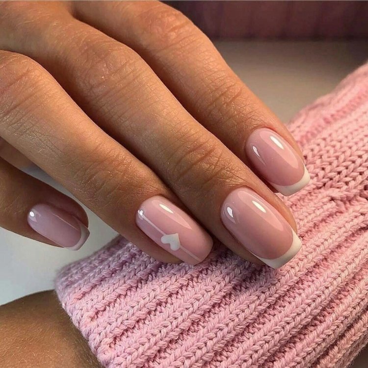 Нежный маникюр в пастельных тонах